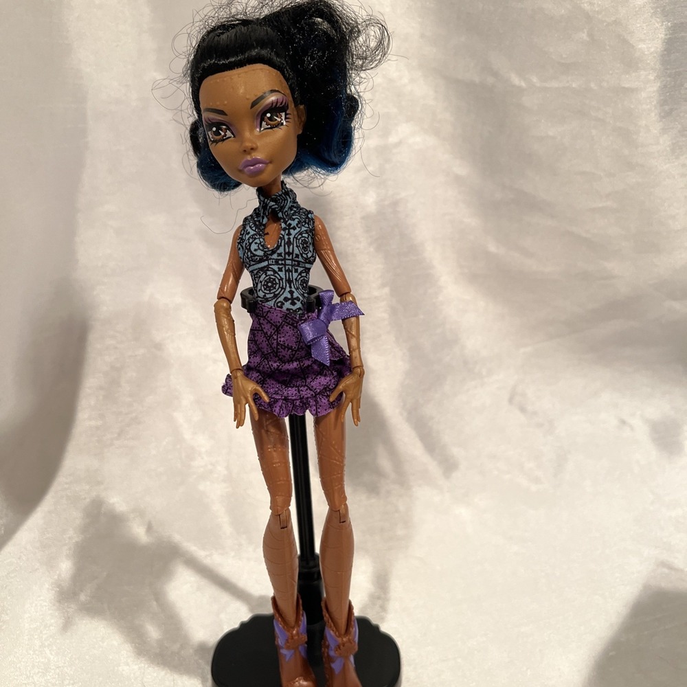 2011- Mattel - Monster High Dance Class Robecca Steam